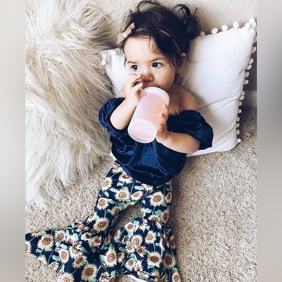 Girls Off Shoulder Crushed Velvet Crop Top and Sunflower Pants - Picture 9 of 9